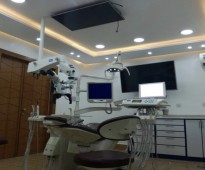 أجهزة طبية وكراسي أسنان