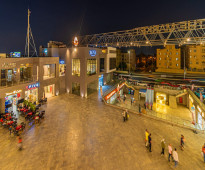 مطعم او كافيه للبيع في the market mall القاهره الجديده علي جمال عبدالناصر مباشره استلام فوري قسط علي 24 شهر