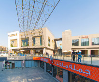 مطعم او كافيه للبيع في the market mall القاهره الجديده ارخص سعر للمتر استلام فوري تقسيط علي سنتين